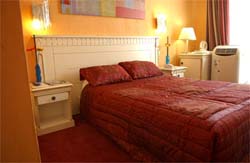Individuel confort avec paysage du ville, et salle de bains priv� (bain)